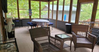 Lakefront on Nottely! Family retreat on single level with covered boat slip.