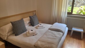 Basic Double Room, Patio, Courtyard View - Villa Josefine Fron Lake - Adults Only (Brenzone sul Garda)
