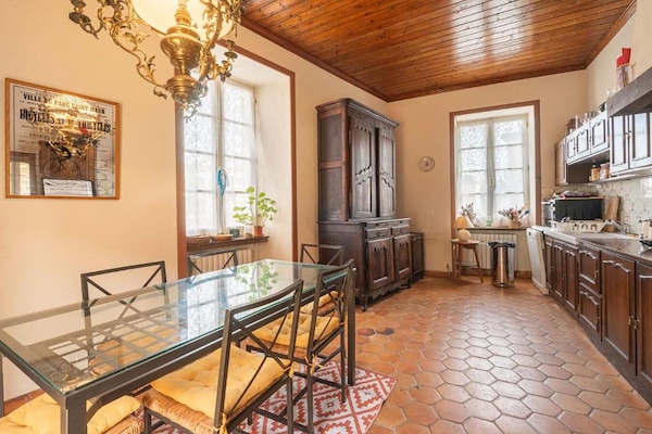 Réfrigérateur dans l'espace commun, micro-ondes dans l'espace commun