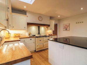 Fridge, microwave, dishwasher, cookware/dishes/utensils - The Stables (Thornhill)