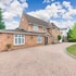 6 Bed House - Sleeps 11 - Pets - Garden - Parking