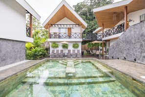 Outdoor pool - Kaloka Group-Friendly Beach Oasis, 12 Room Retreat (Jaco)