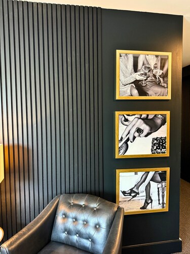 Modern Queen Studio w/ Kitchenette- Suite 206