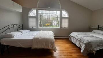 2 dormitorios, tabla de planchar con plancha, wifi y ropa de cama