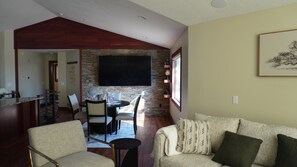 Smart-tv och eldstad