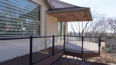 Außendetails. Quiet 3 BDR Home- private sauna & skyline view- close to downtown & Mayo Clinic