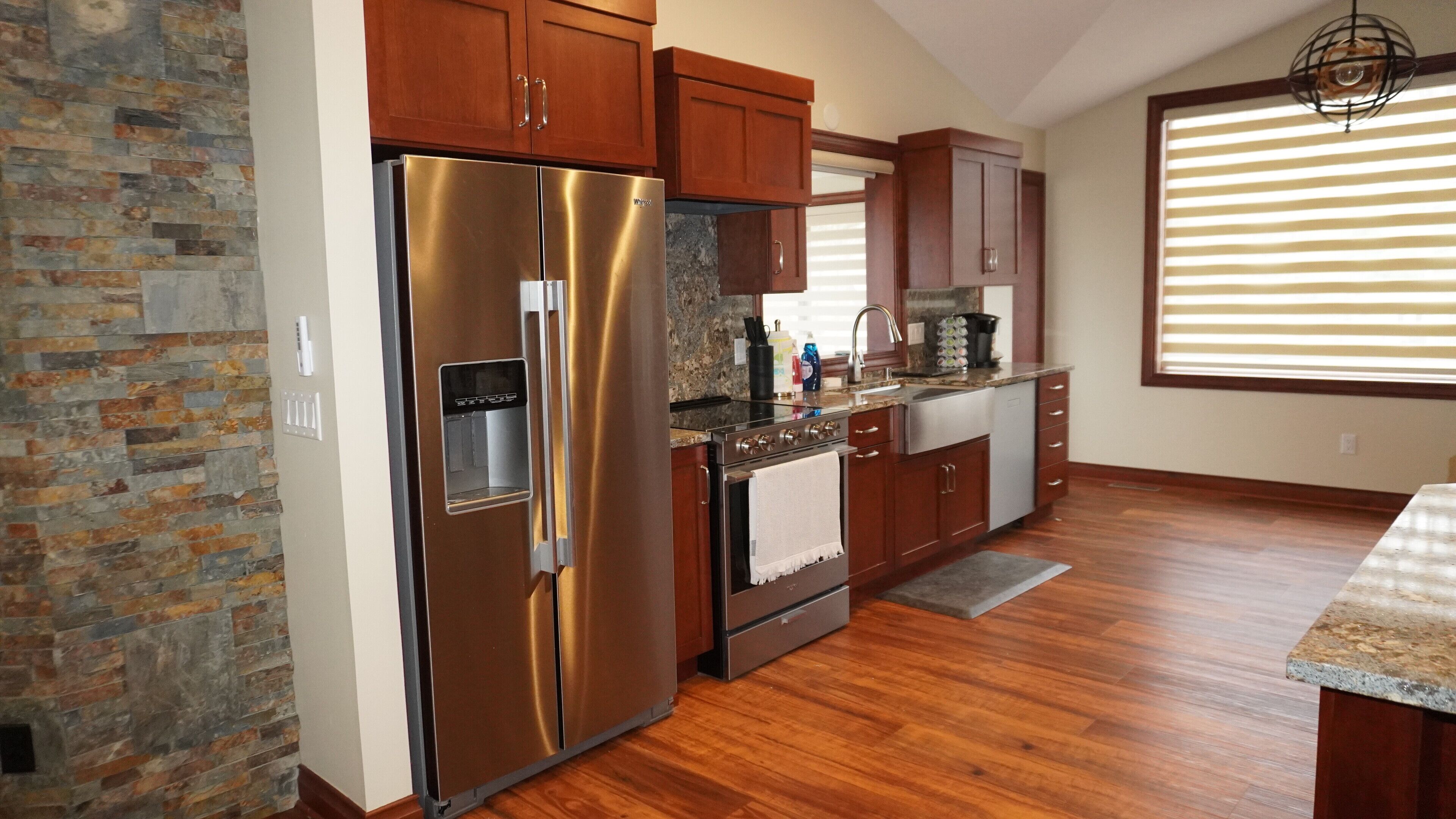 冰箱、微波炉、烤箱、炉灶