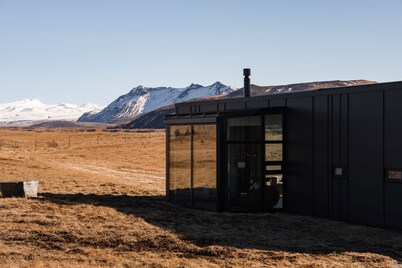 Perfectly located fully serviced villa in south Iceland