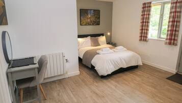 1 bedroom, individually decorated, individually furnished, free WiFi
