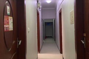 Interior - Xinjiyuan Hostel (Shanghai)