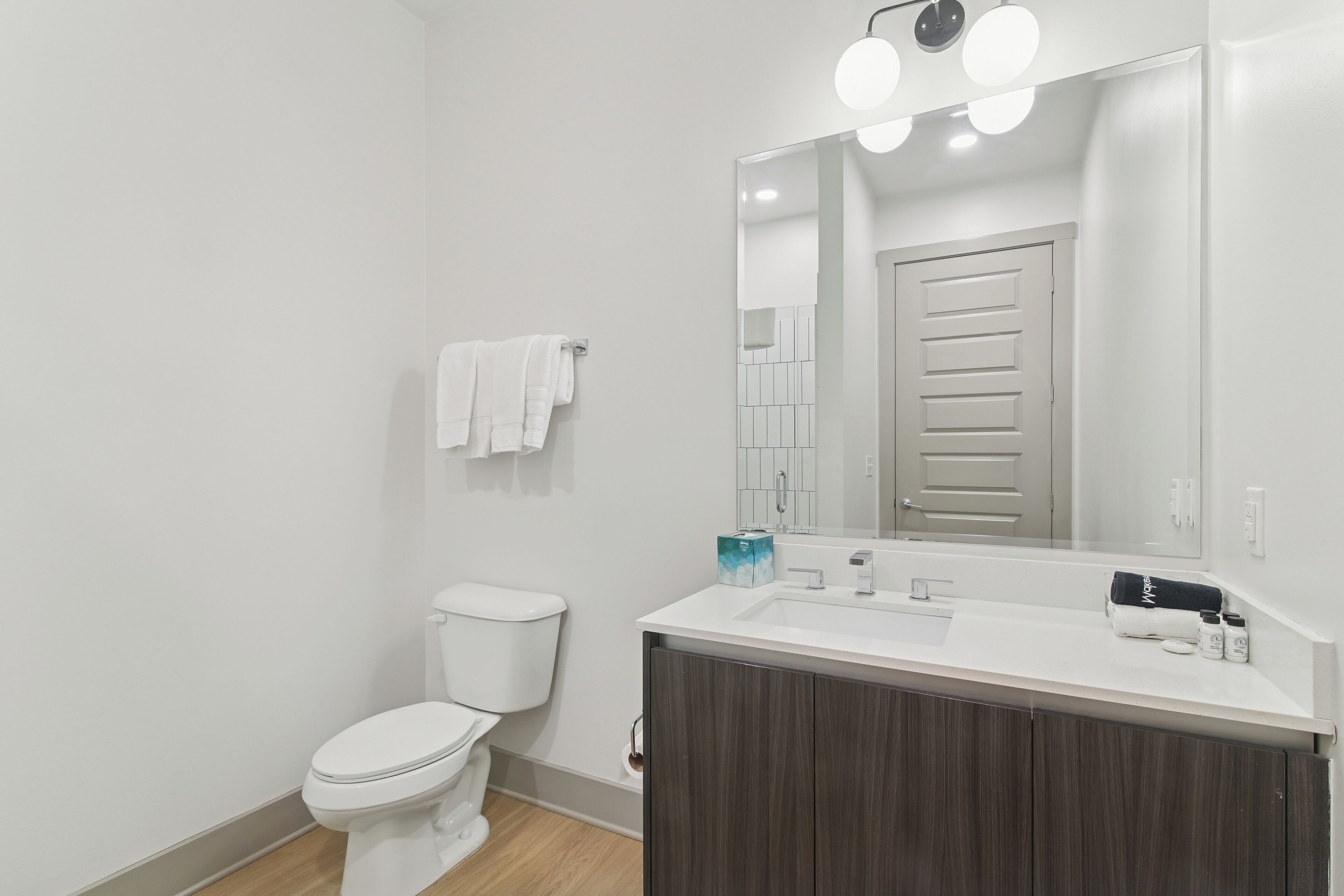 Studio | Bathroom