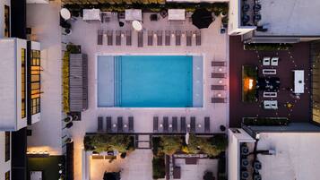 Utendørsbasseng, bassengtelt (inkludert) og bassengparasoller