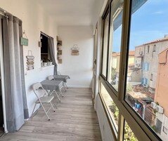 Caja de seguridad en la habitación y decoración personalizada 
