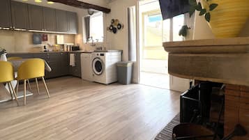 Apartment | 1 bedroom, in-room safe, individually decorated, laptop workspace