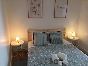 1 chambre, fer et planche à repasser, Wi-Fi, literie fournie