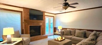 Charming 3-bedroom house with AC, WiFi in brilliant Metro Atlanta