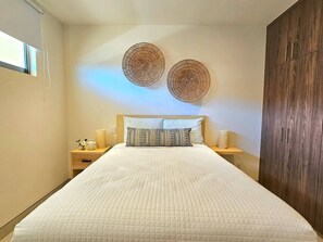 3 Schlafzimmer, Schreibtisch, Bügeleisen/Bügelbrett, WLAN