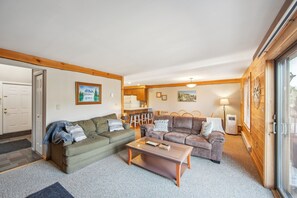 Fernseher, Tischfußball