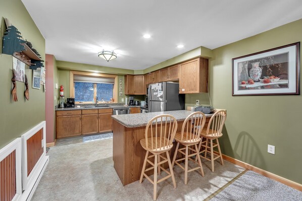 Fridge, microwave, oven, dishwasher