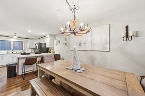 Dining - NEW! Hedges 7J -  Comfortable Mountain Retreat by The Summit at Gore Mountain (North Creek)