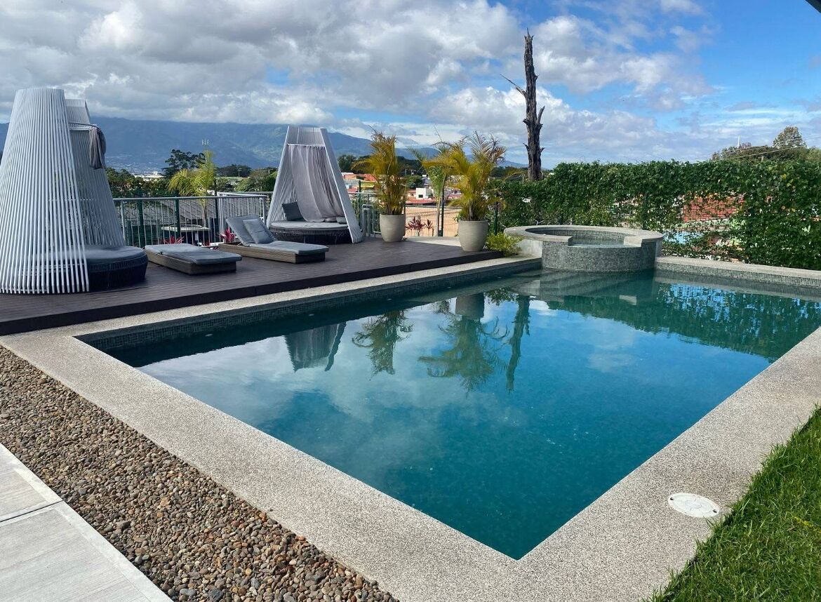 Piscine extérieure, piscine chauffée