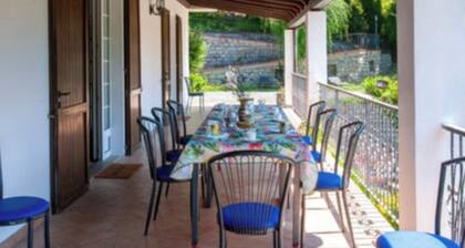 VILLA WITH POOL FOR 14 PEOPLE COMPLETELY FENCED IDEAL FOR VISITING
