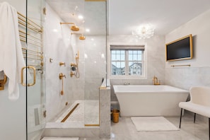 Shower, jetted tub, hair dryer, bidet