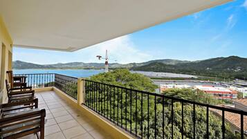Condo, ban công, quang cảnh biển | Ban công