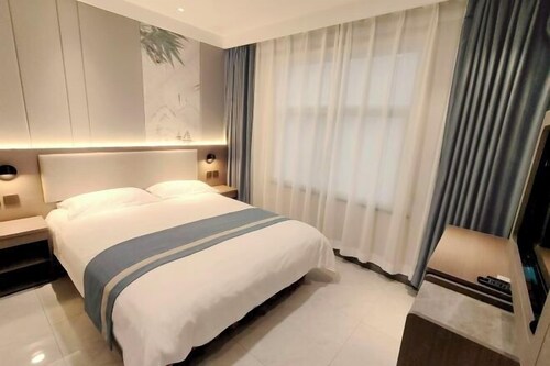 Homeinn Pebble Hotel (Zhengding Airport)