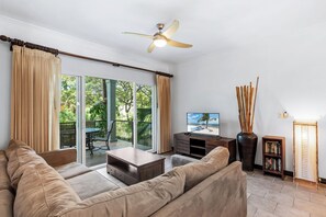 Apartment, Balcony, Garden View | Living room | TV