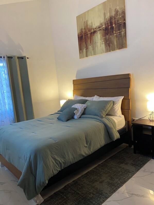 2 bedrooms, desk, iron/ironing board, WiFi