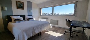 2 bedrooms, iron/ironing board, free WiFi
