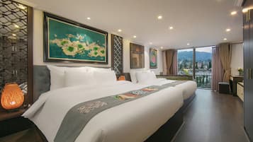 Caja de seguridad en la habitación y escritorio