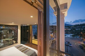 Deluxe Double Room | In-room safe, desk, laptop workspace, soundproofing - Quiet Sapa Hotel (Sa Pa)