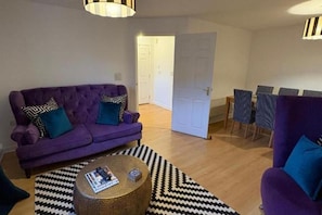 Living area - 2 Bed-sleeps 3-parking-town Centre (Northallerton)
