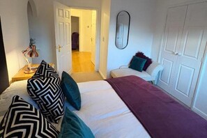 2 quartos, ferros/tábuas de passar roupa, Wi-Fi de cortesia
