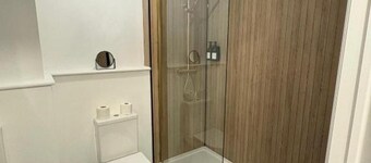 2 Bed-sleeps 3-parking-town Centre