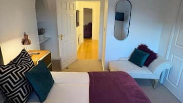 2 bedrooms, iron/ironing board, WiFi (free), bed sheets
