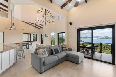 Stylish Villa with Brand-New Furniture, Panoramic Ocean Views, and Infinity Swimming Pool & Hot Tub