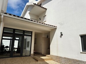 Front of property - Cascais House Pool (Cascais)