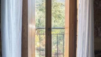 In-room safe, blackout drapes, soundproofing, iron/ironing board