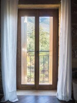 In-room safe, blackout curtains, soundproofing, iron/ironing board