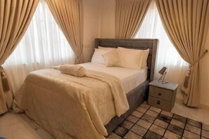 1 bedroom, iron/ironing board, WiFi, bed sheets - Sikadan Caros Villa Plus (Adenta Municipality)