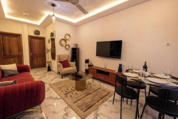 Living area - Sikadan Caros Villa Plus (Adenta Municipality)