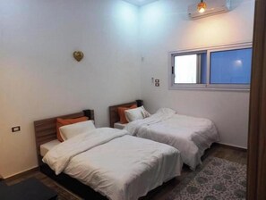 2 Schlafzimmer, Zimmersafe, Bügeleisen/Bügelbrett, kostenloses WLAN