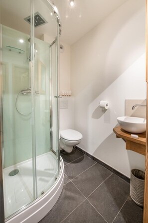 Bathroom - Wifi, 1st floor, balcony, parking, tv, 67m², Les Gets (Les Gets)