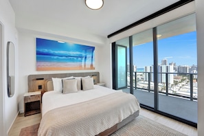Superior 1 Bedroom with Balcony, Partial Ocean views