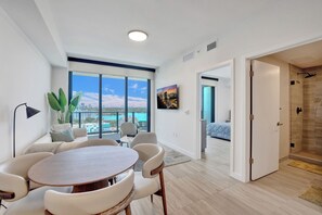 Senior appartement | Woonruimte | Een 50-inch smart-tv met digitale zenders