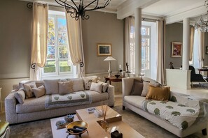 Ping pong - Mas Des Cerises - Eight Bedroom Villa, Sleeps 15 (Lacoste)