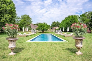 A heated pool - Chateau Coeur - Seven Bedroom Castle, Sleeps 14 (La Croix-en-Touraine)